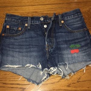 Levi’s 501 cut off shorts